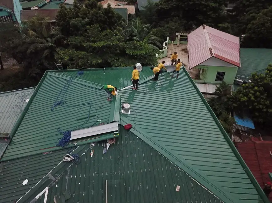 24/7 roofing service by RevixionLab