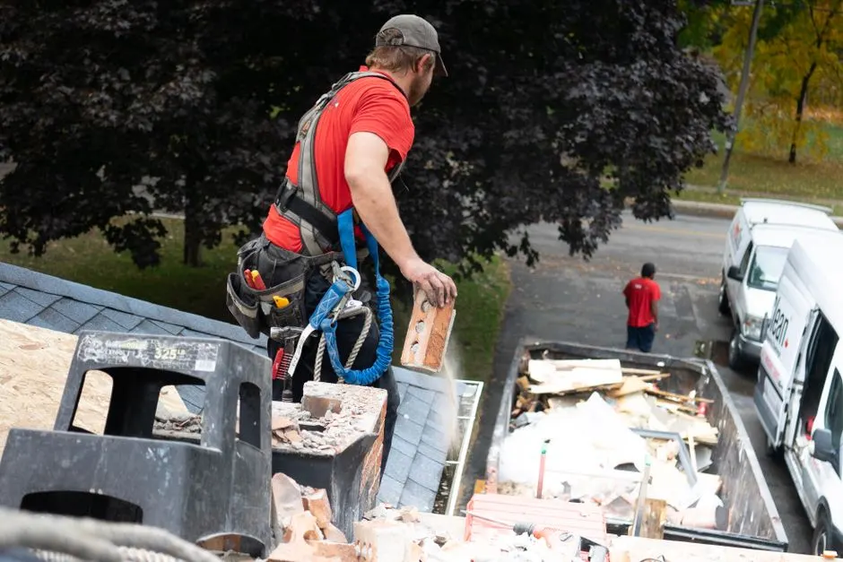 Experienced Roofing contractor professionals at work
